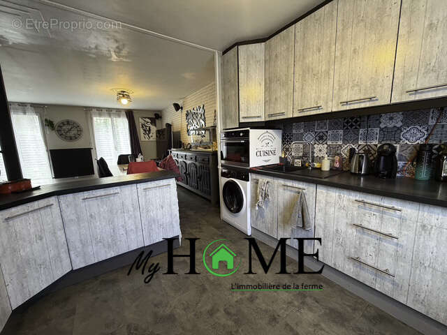 Maison à VERT-SAINT-DENIS