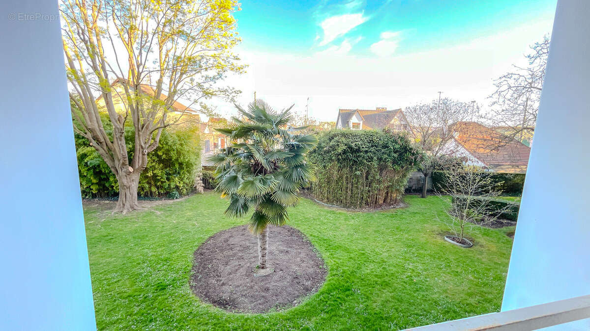 Appartement à HOUILLES