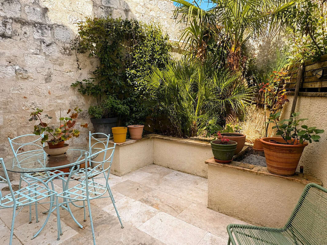 Terrasse intimiste  - Maison à BAGAT-EN-QUERCY