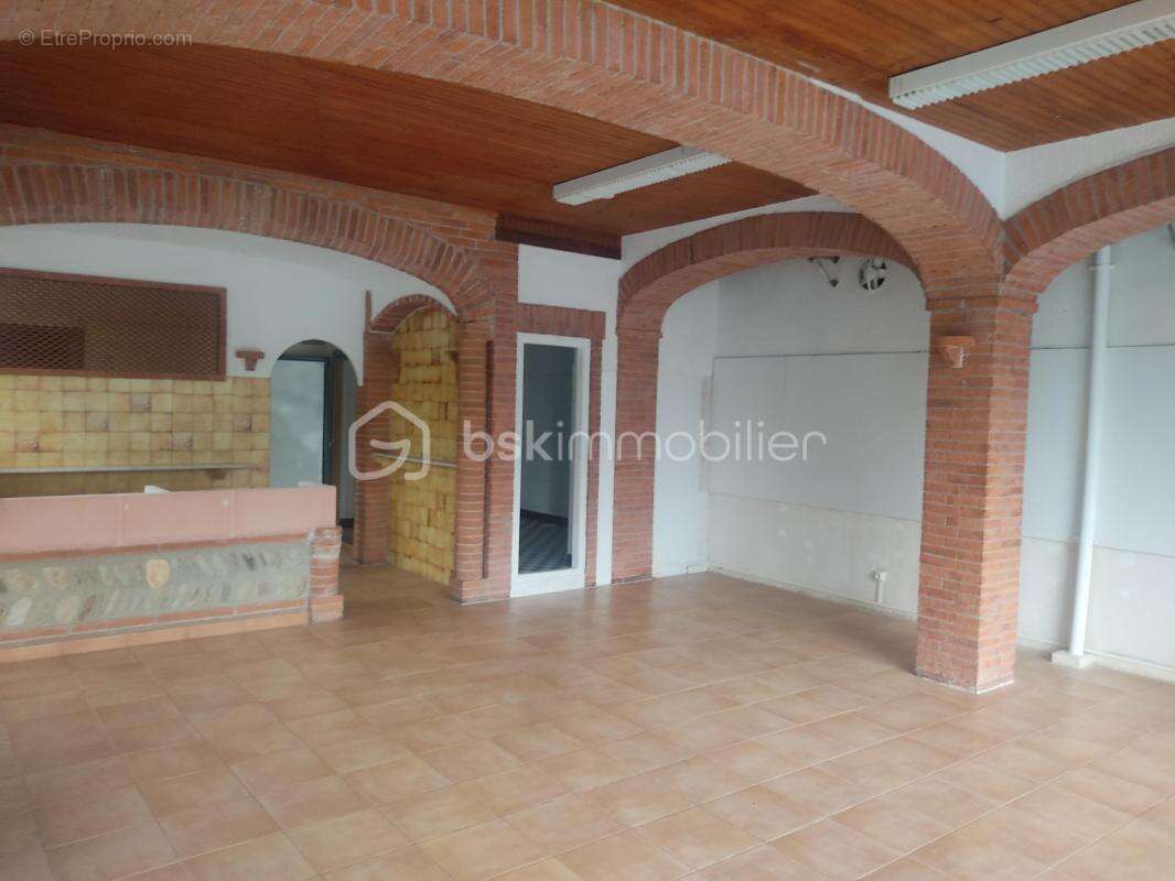 Commerce à SAINT-CYPRIEN