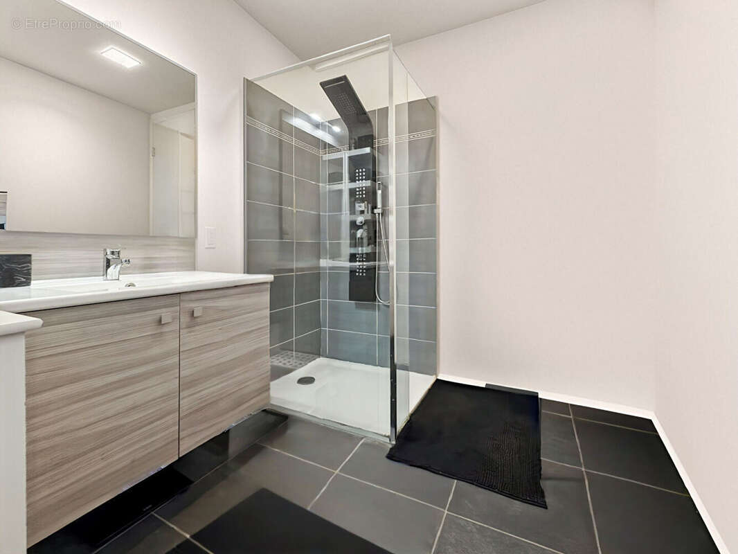 Appartement à SERPAIZE