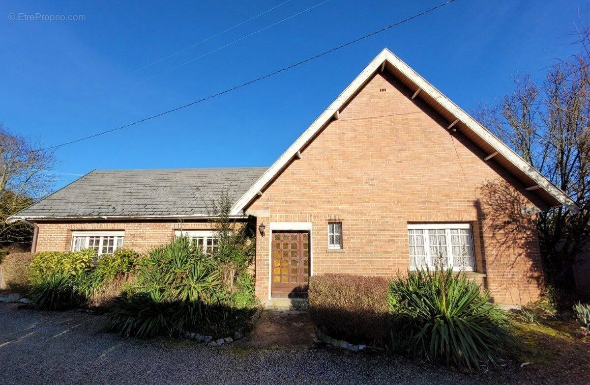 Maison à AVESNES-SUR-HELPE