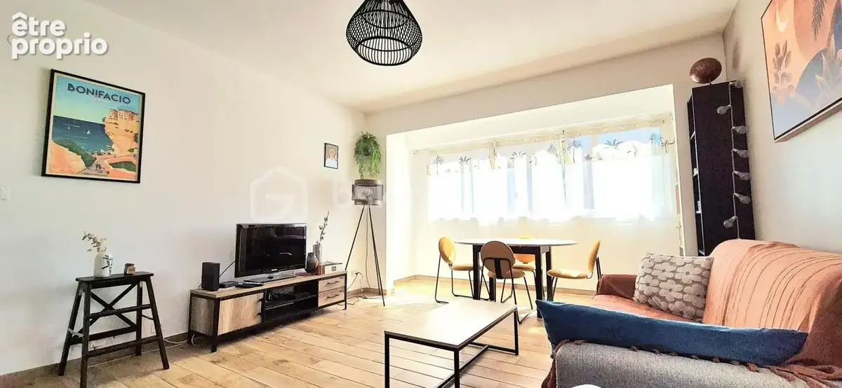 Grand & lumineux t2 53m² + cave privative--ascenseur--commodités a pied--plage à 7min - photo 2