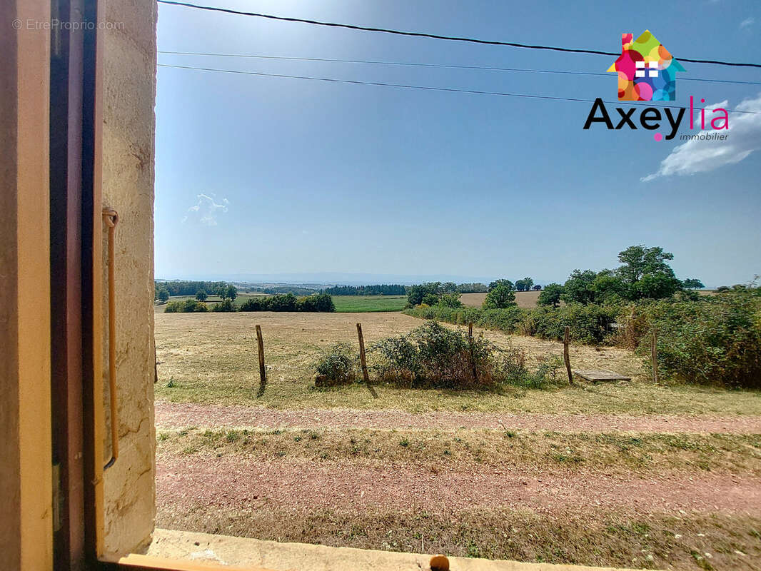 A vendre - st hilaire sous charlieu - maison a renover, 7 chambres, terrain et dependances - photo 14