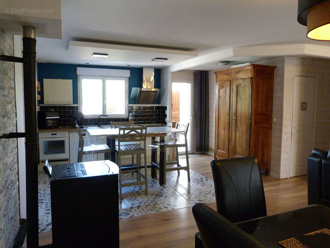 Maison à COSSE-LE-VIVIEN