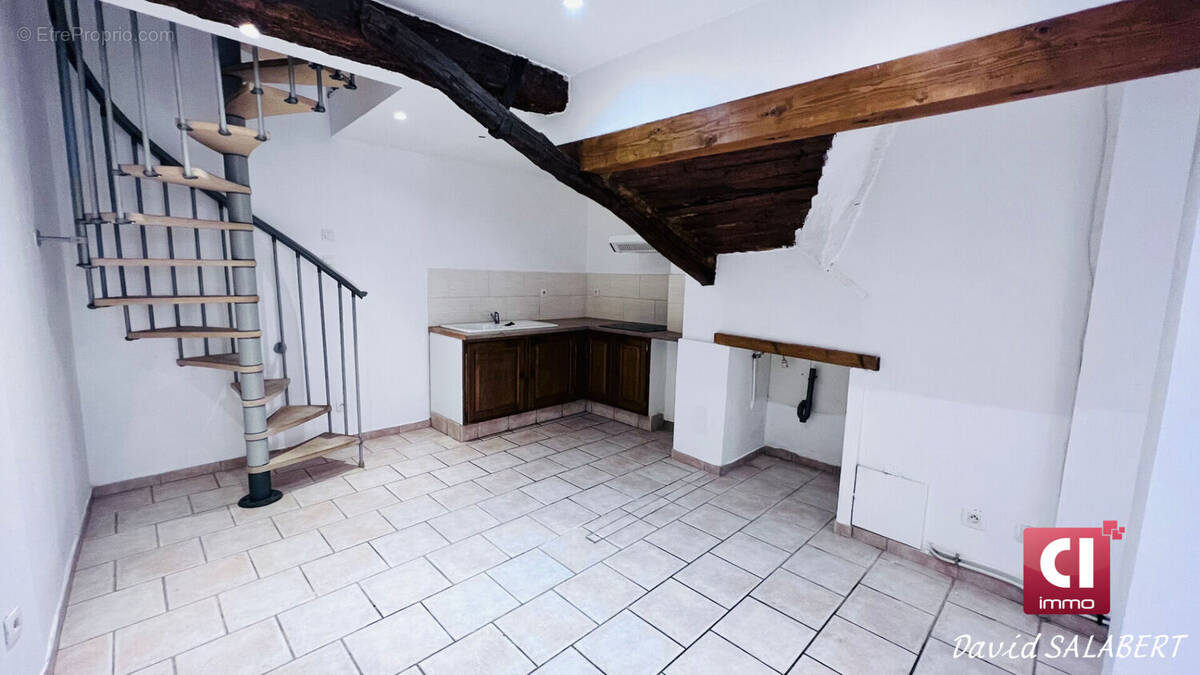 Appartement à LA ROQUEBRUSSANNE