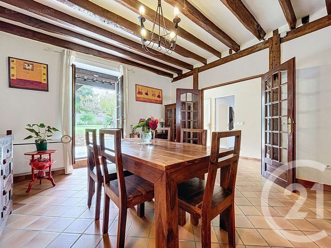Maison 161 m² à La Chapelle-Gauthier  - photo 8