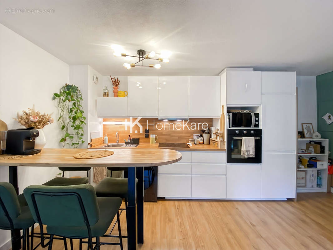 Appartement à SAINT-JEAN-D'ILLAC