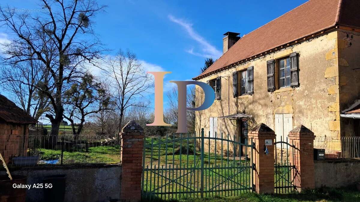 Maison à LA CLAYETTE