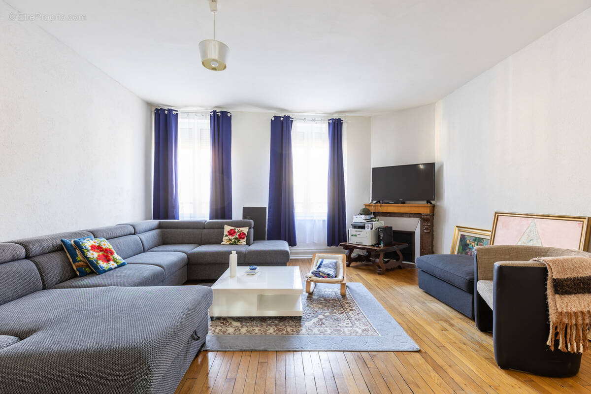 Appartement à AUBOUE