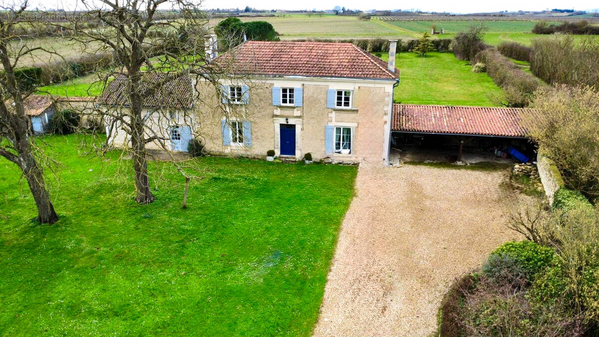 Maison à MAISONNEUVE