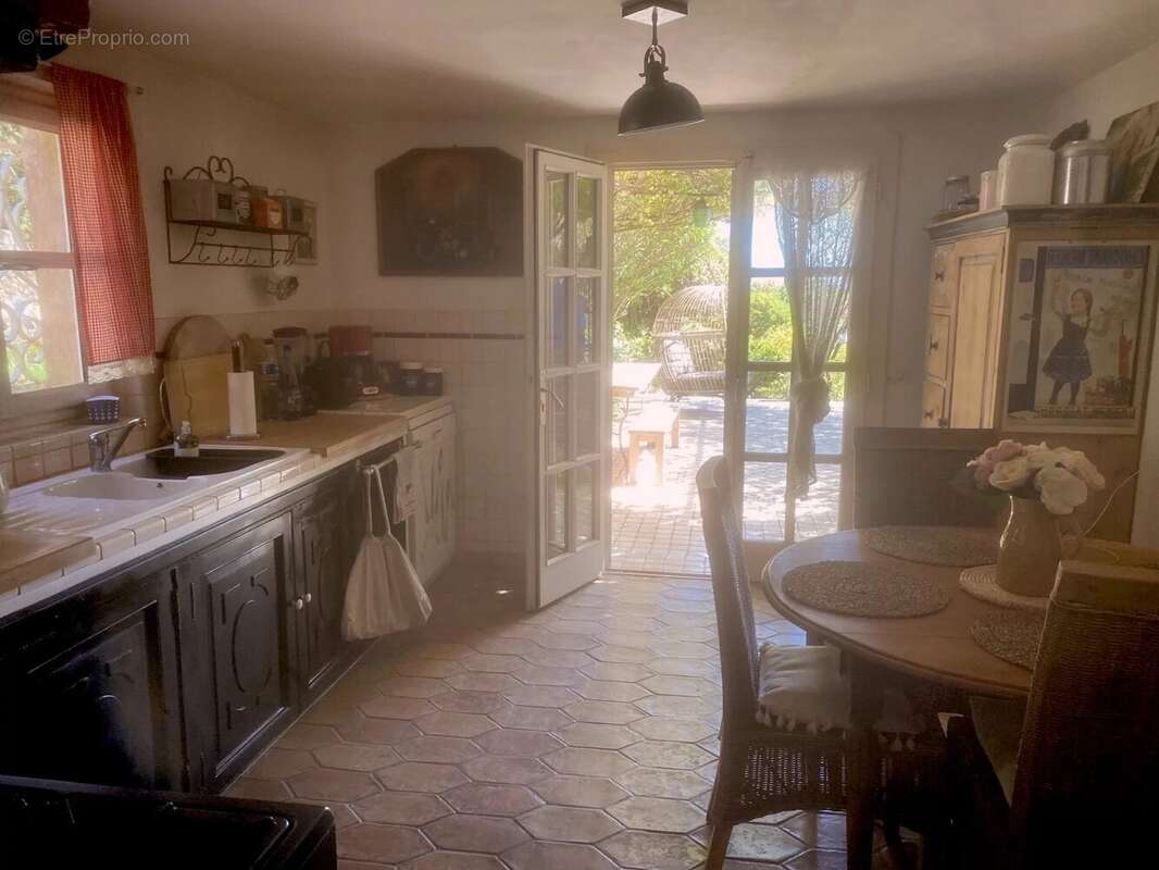 Maison à CHATEAUNEUF-GRASSE