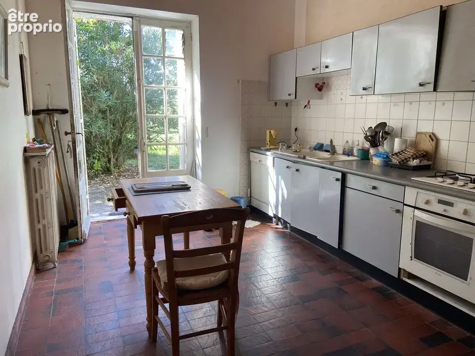  LONGERE ST ESTEPHE 3 CHAMBRES SUITE PARENTALE, UN STUDIO,