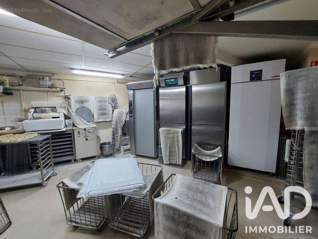 Commerce 95 m² à Lons-Le-Saunier  - photo 3