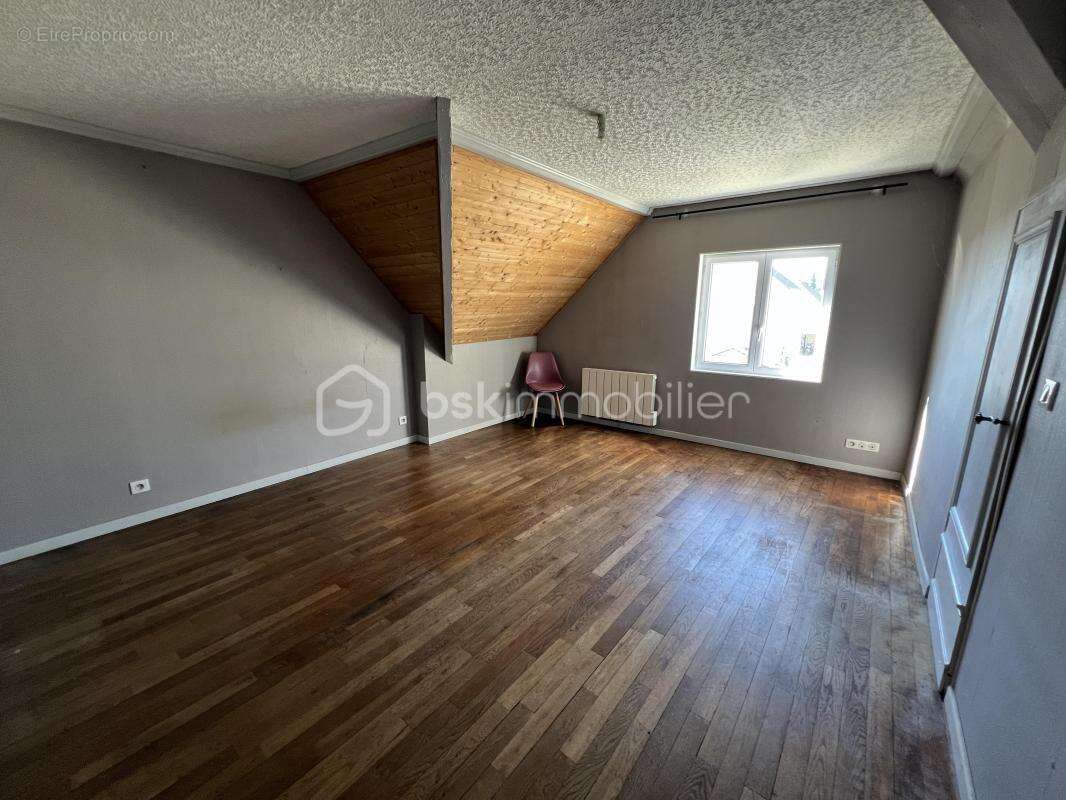 Maison à BAZAINVILLE