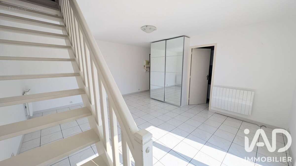 Photo 3 - Appartement à SAINTE-GENEVIEVE-DES-BOIS