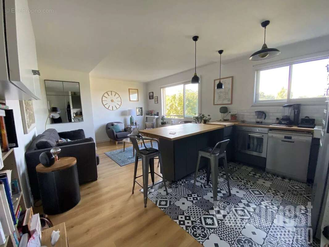 Appartement à VILLE-D&#039;AVRAY