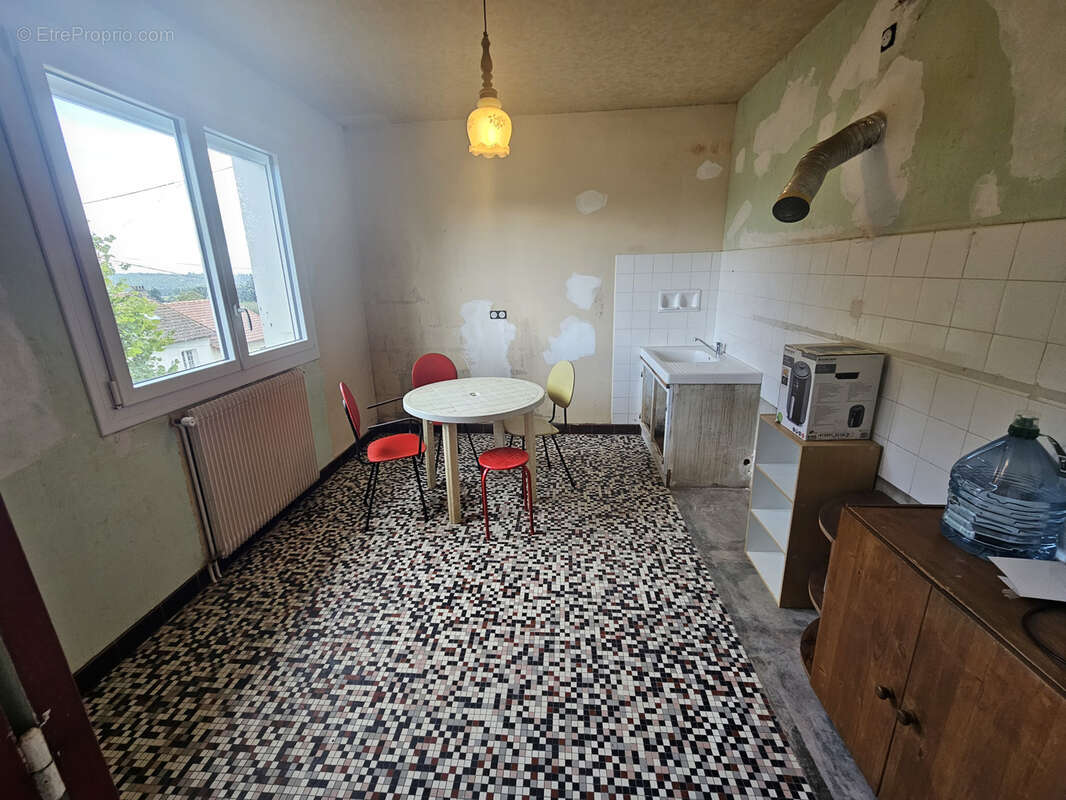 Maison à CHATEAUNEUF-LA-FORET