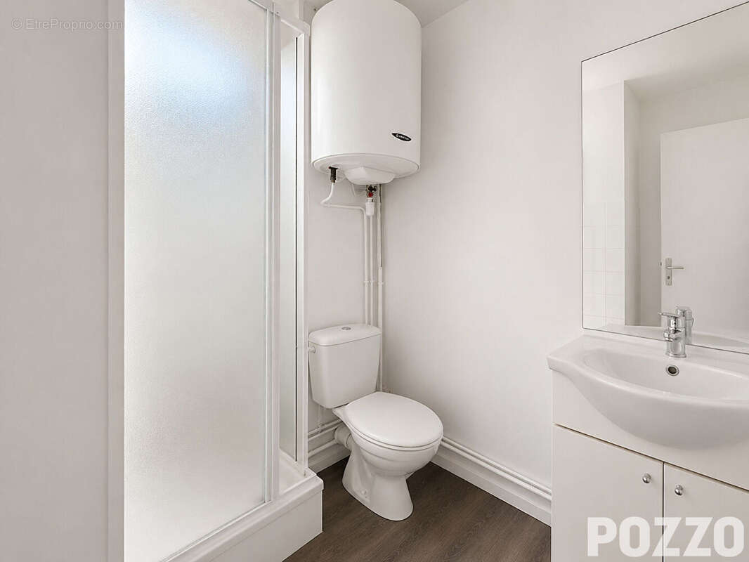 A VENDRE - Studio Vue mer à GRANVILLE (50400) - Idéal investissement locatif. - photo 4