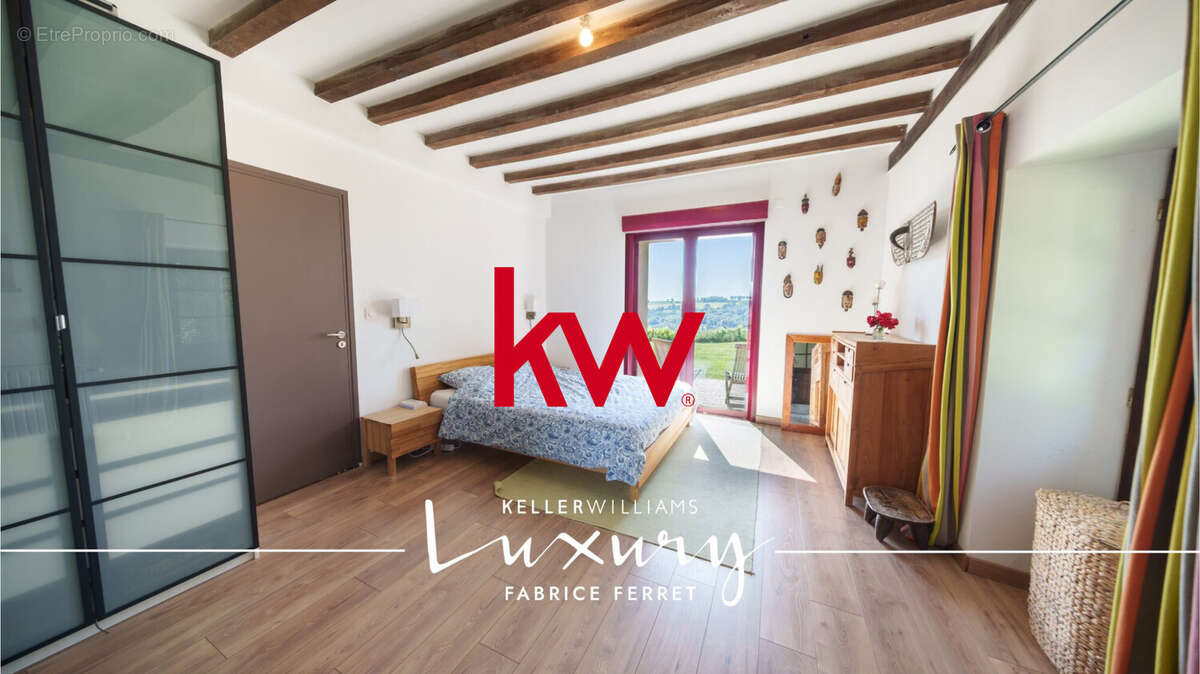 Maison 348 m² à Charroux  - photo 9