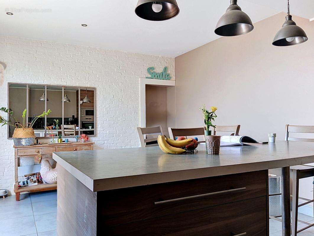 Appartement à PERNES-LES-FONTAINES