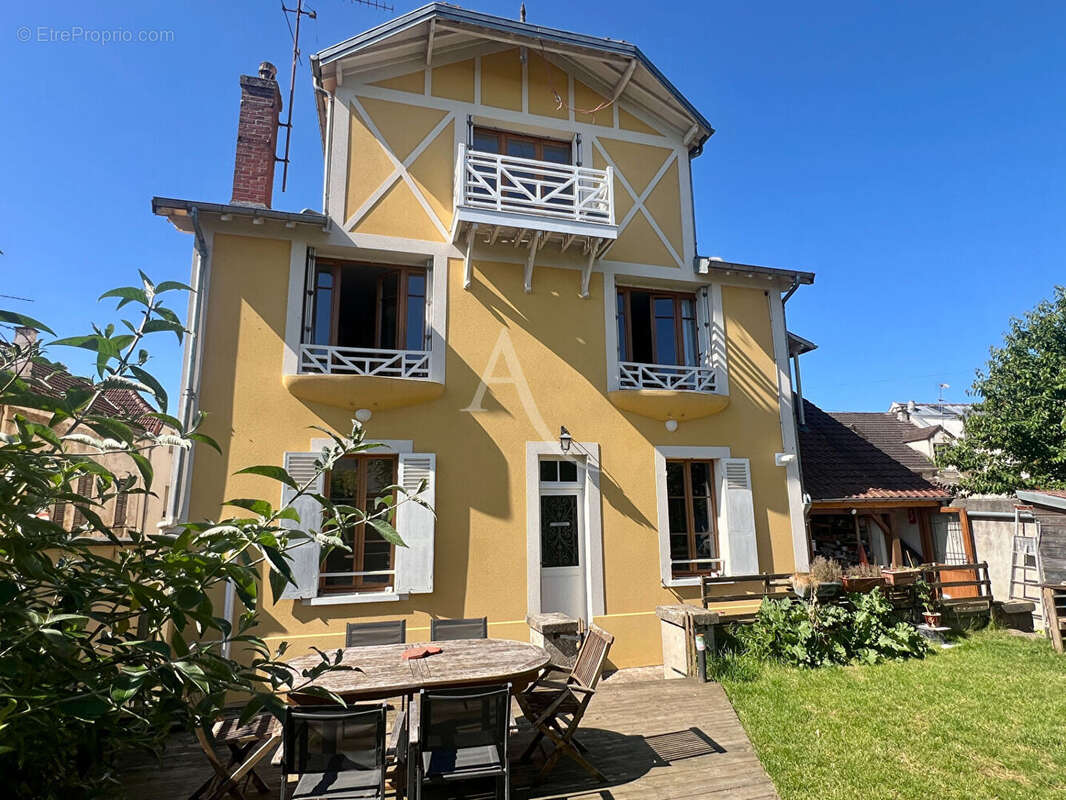 Appartement à FERRIERES-EN-BRIE