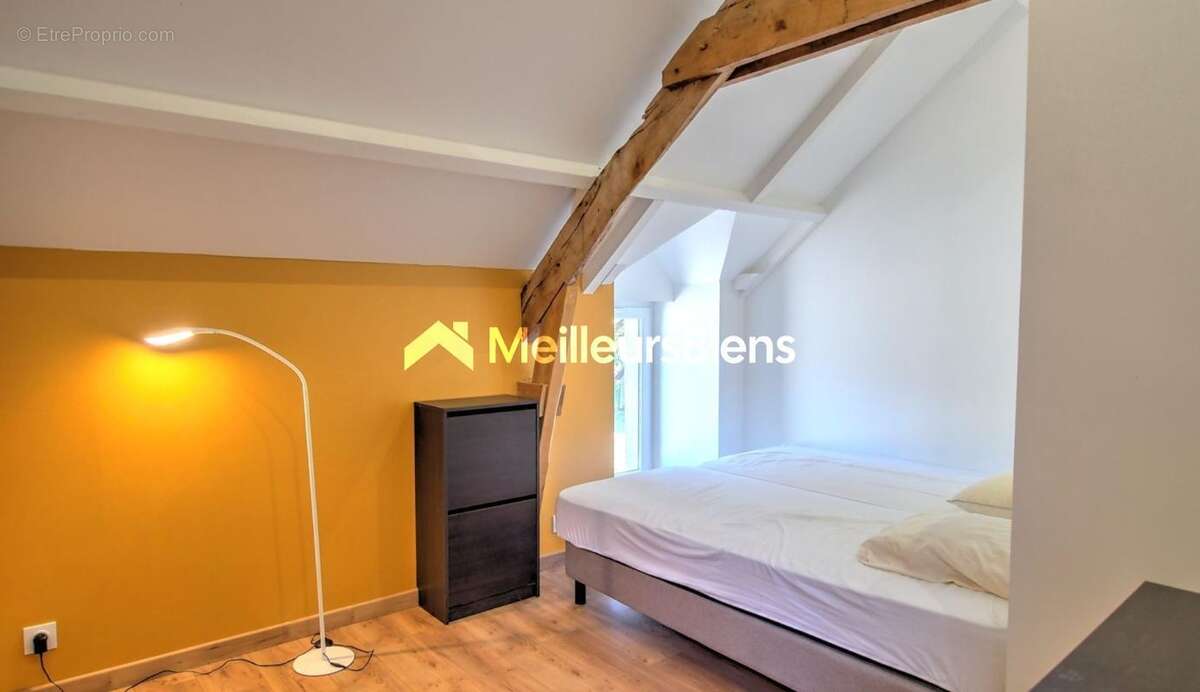 Longère à Arzano 287 m², deux maisons, 7 chambres, grand terrain - photo 11