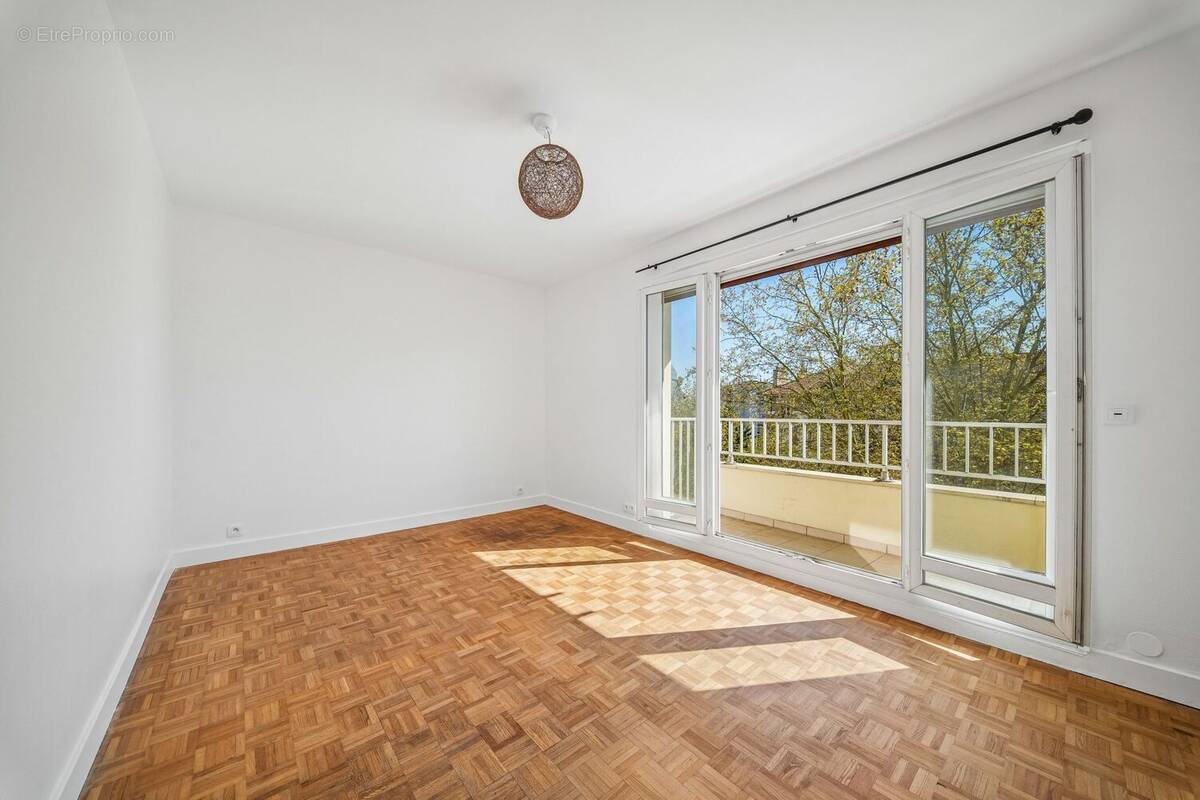 Appartement à BOURG-LA-REINE