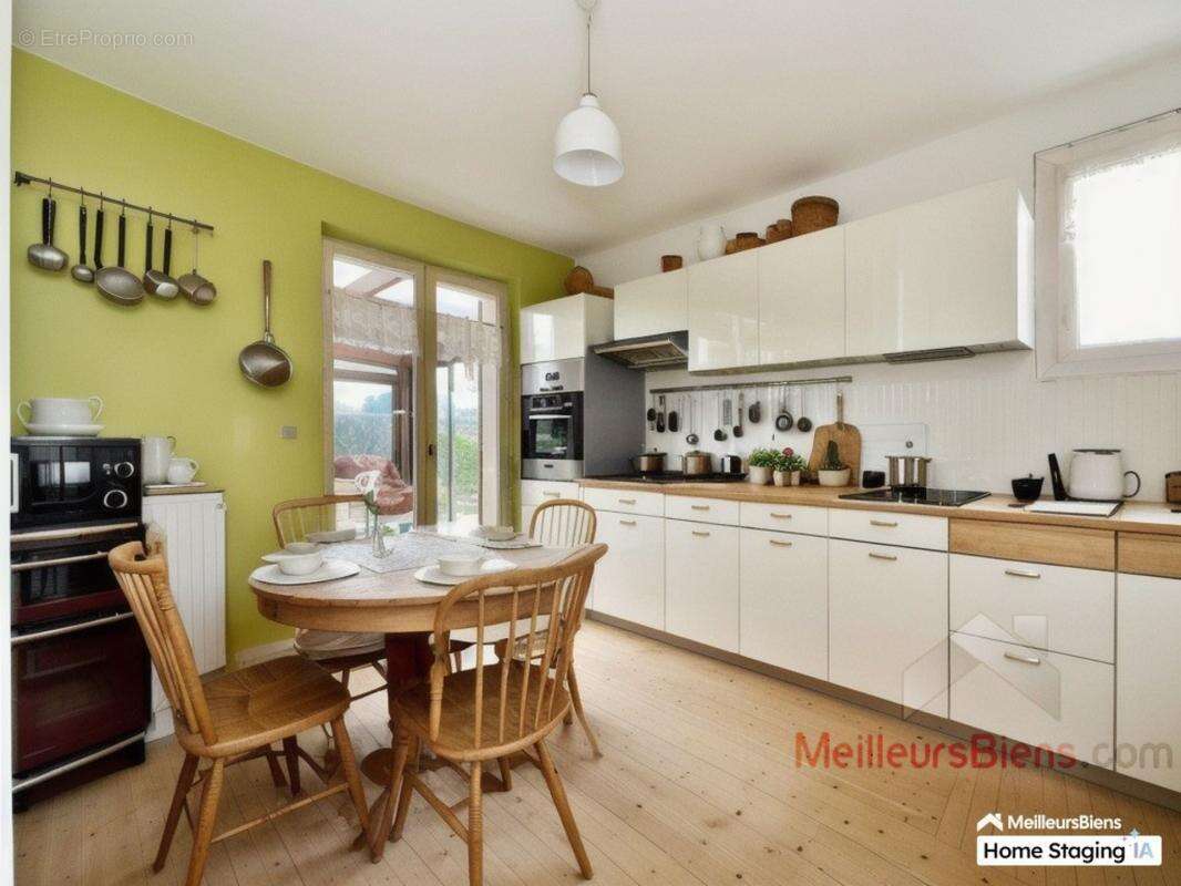 Maison à MESSIA-SUR-SORNE