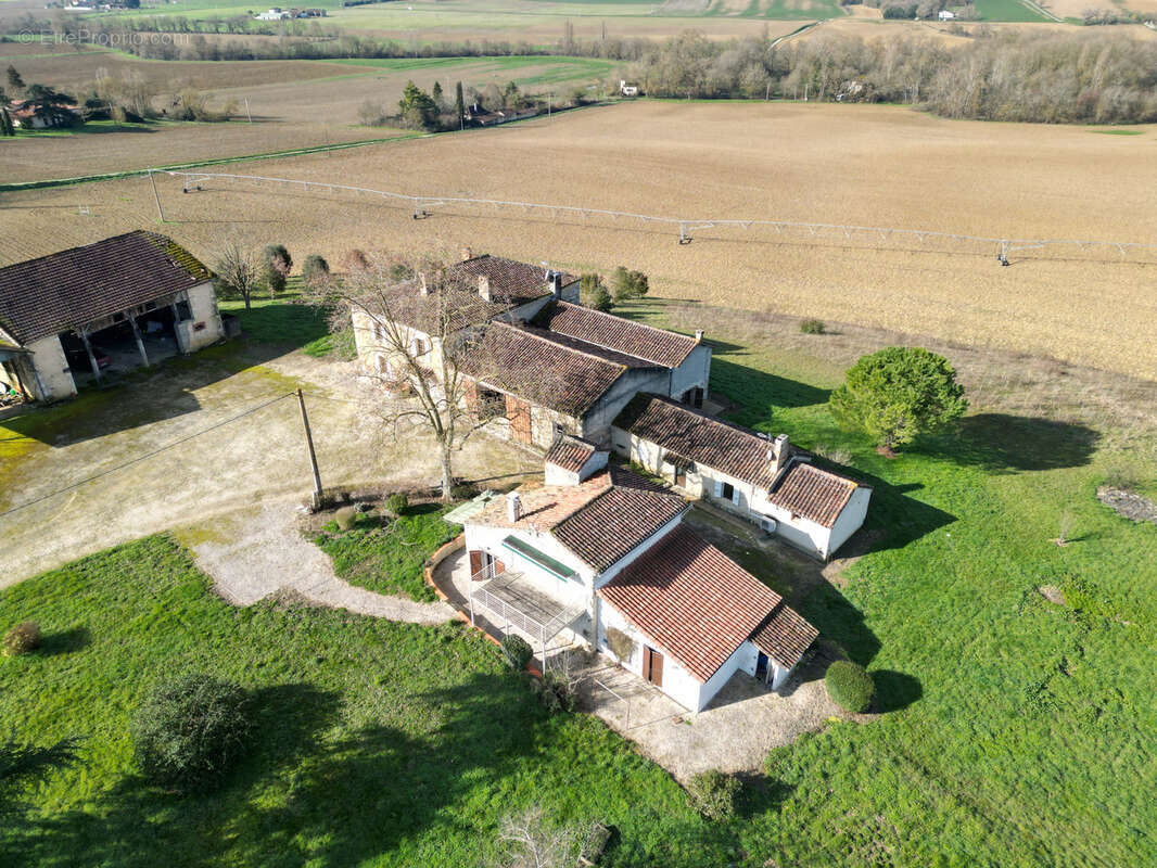 Maison à CASTERA-VERDUZAN