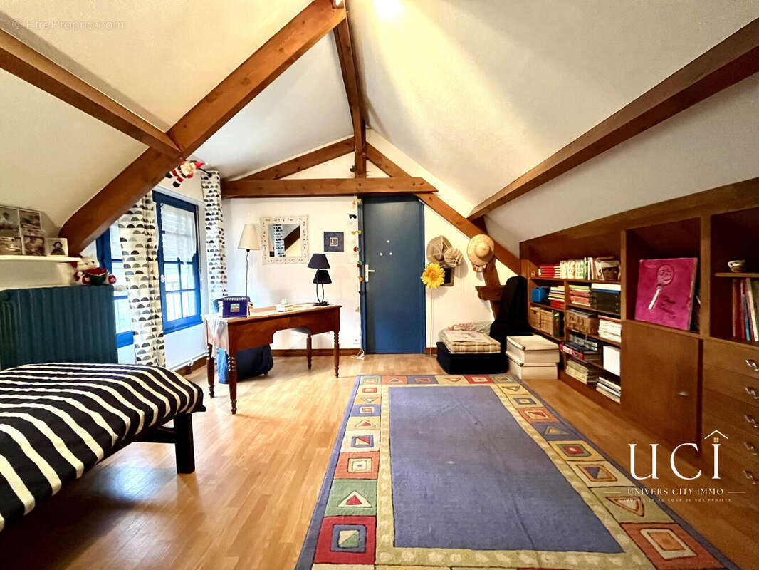 Maison 227 m² à Les Ponts-De-Ce  - photo 9