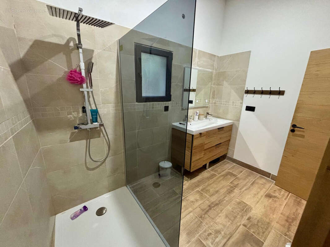 Maison à SUZE-LA-ROUSSE