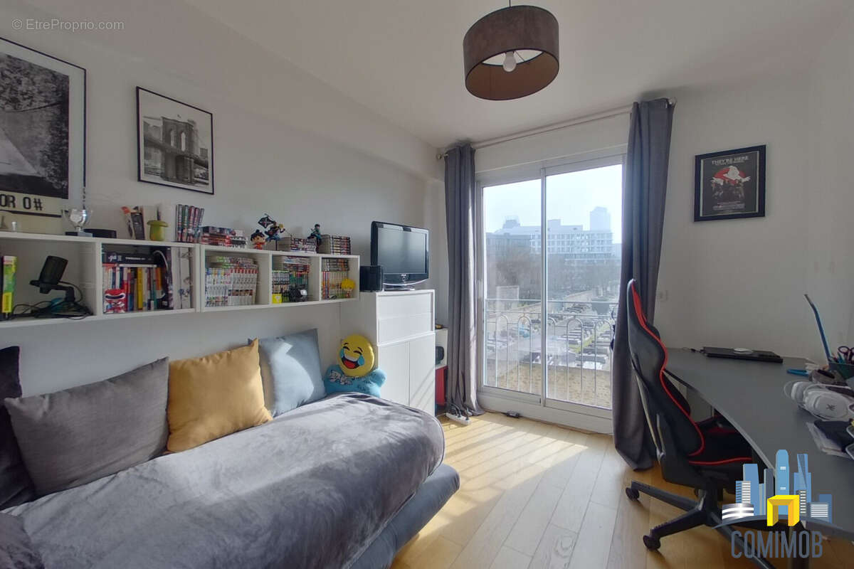 Appartement à LA GARENNE-COLOMBES