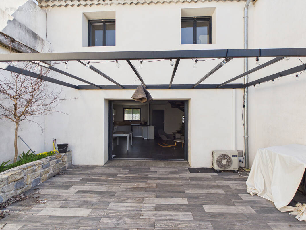 Maison à MALATAVERNE