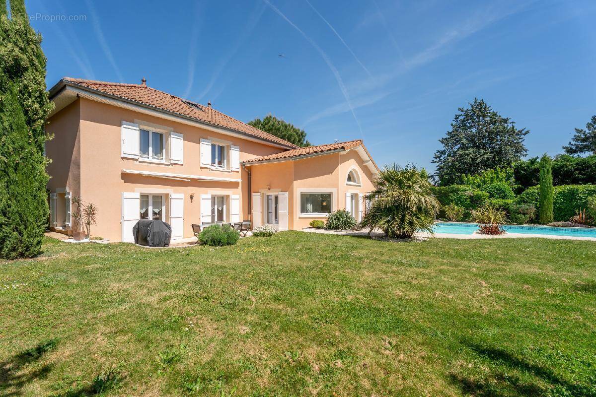 Maison à CHAPONOST