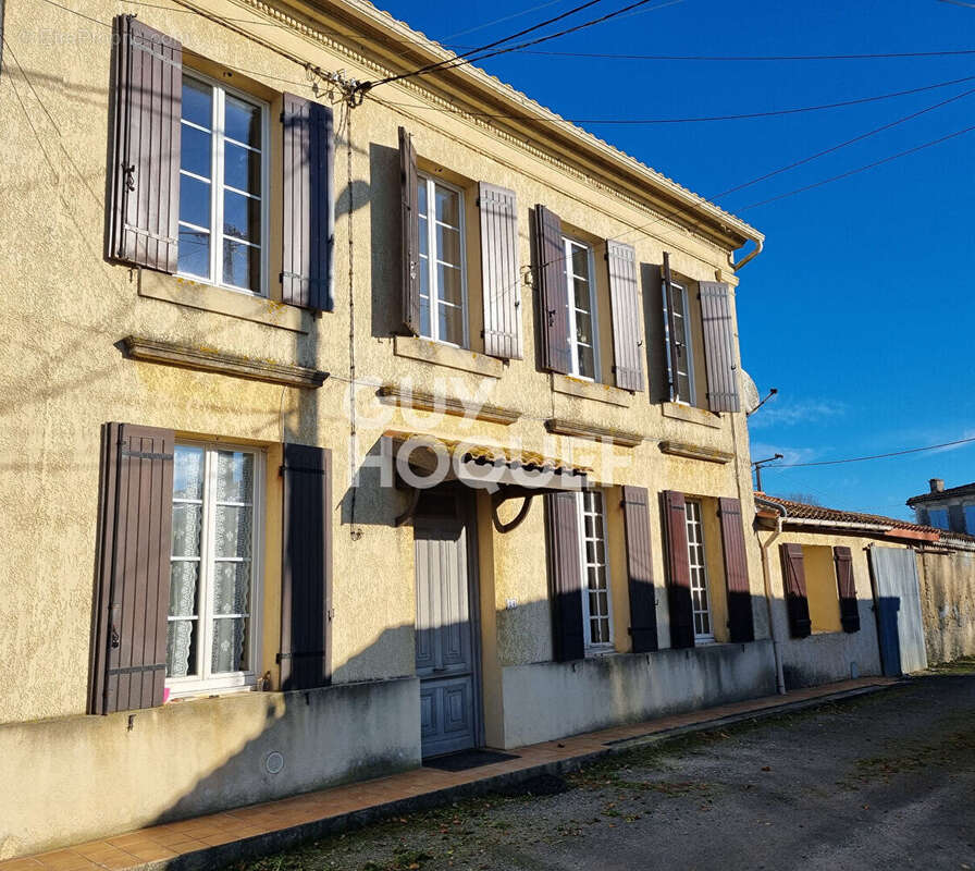 Maison à SAINT-ESTEPHE