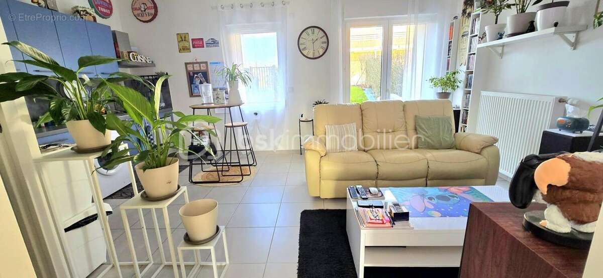 Appartement à BAULNE