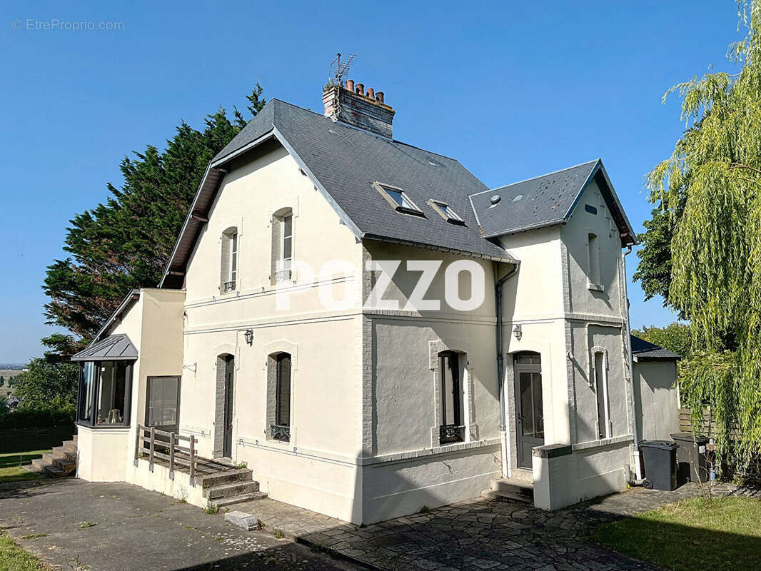 Maison à DONVILLE-LES-BAINS