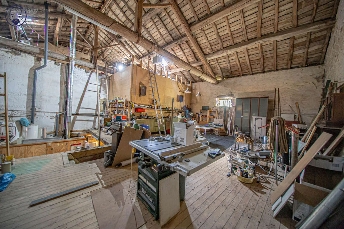 Maison de charme de 165 m2 avec dépendances - photo 22