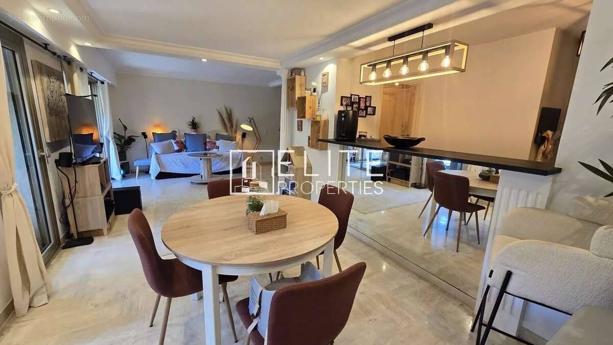 Appartement à LE CANNET