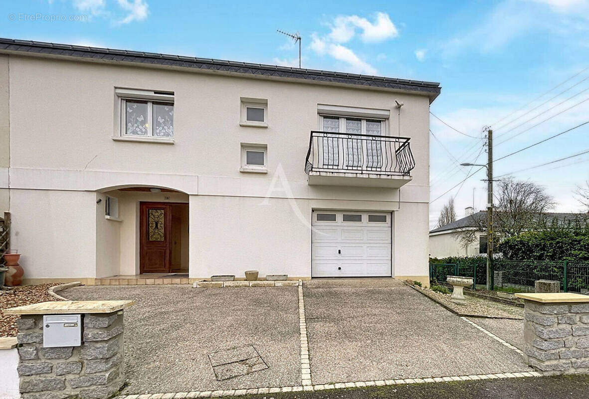 Maison à BOUCHEMAINE