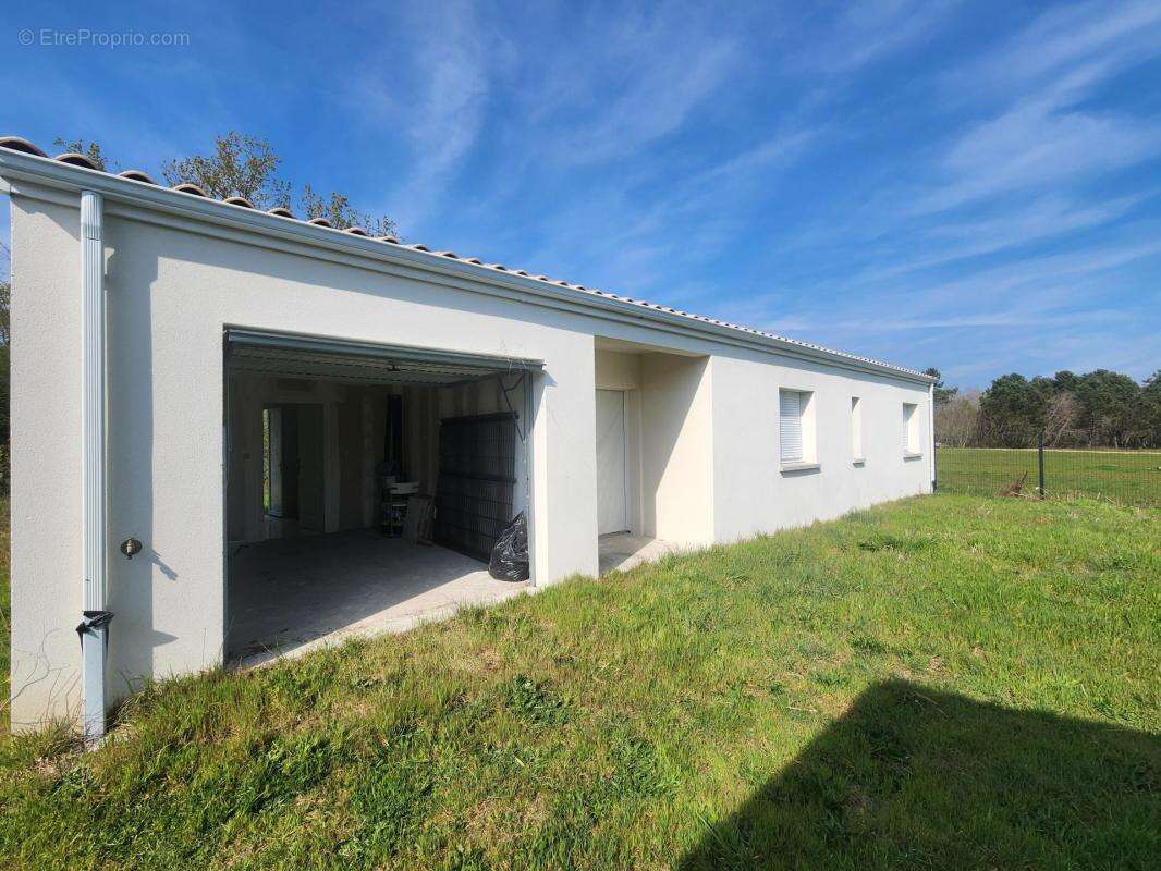 Maison neuve de 90 m² à Gauriaguet (33240) – - photo 7