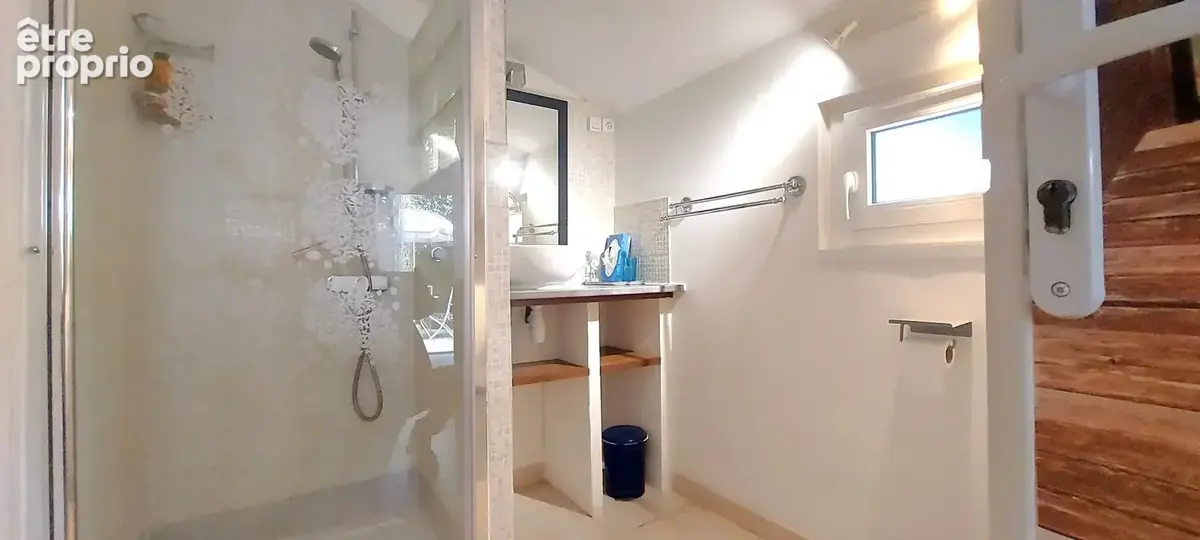 Villa T4/5 de plain-pied avec piscine, ainsi qu'un appartement T2 indépendant et des dépendances. - photo 31