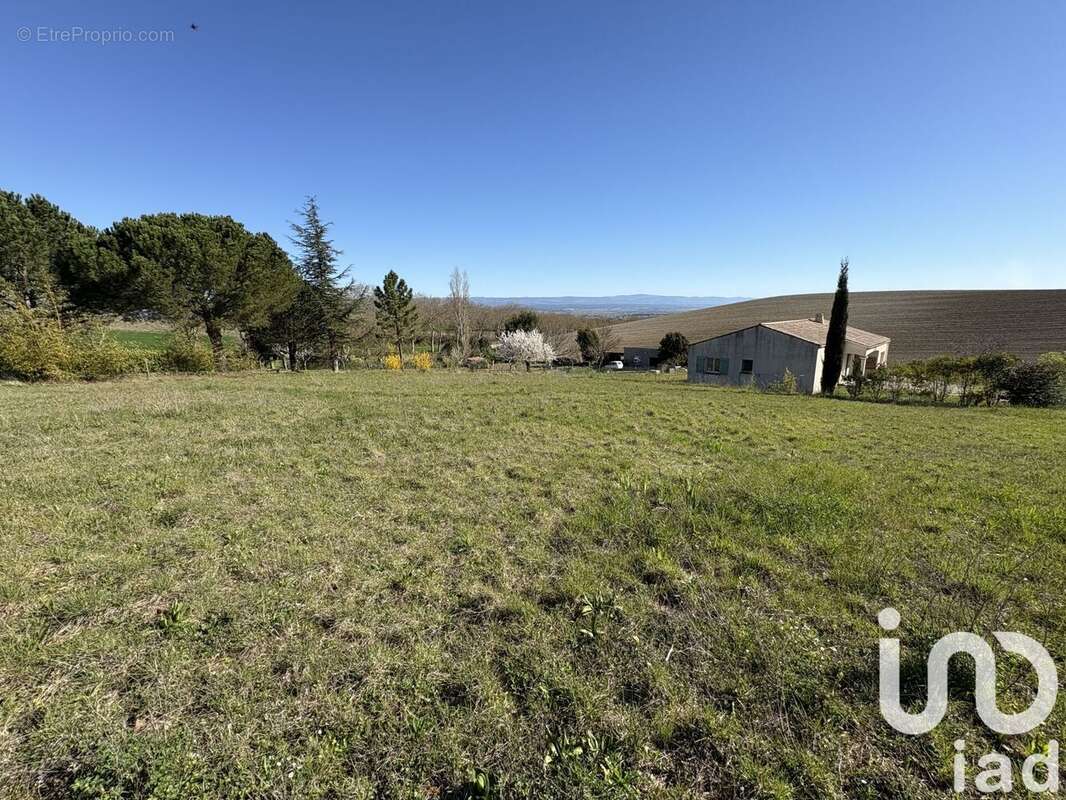 Photo 3 - Terrain à MONTREAL