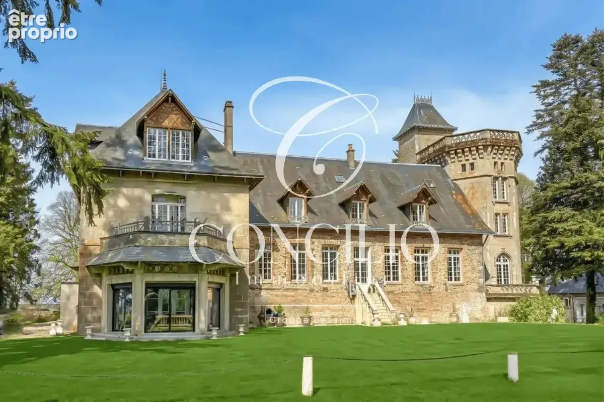 Château de caractère – 1 200 m² – domaine de 4,5 hectares – à 120 km de paris - photo 20