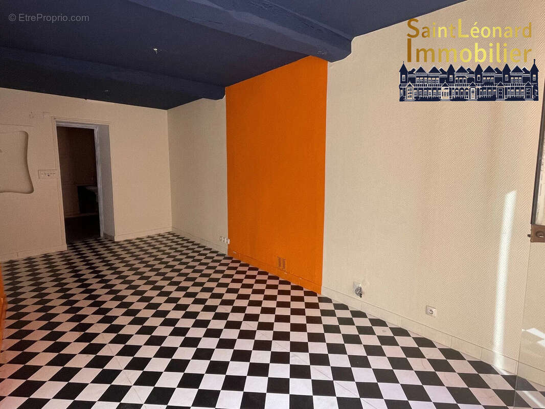 Commerce à FOUGERES