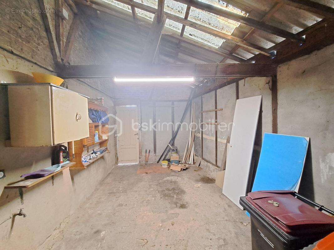 Maison avec garage et cour proche des ecoles et du centre ville d'abbeville - photo 12
