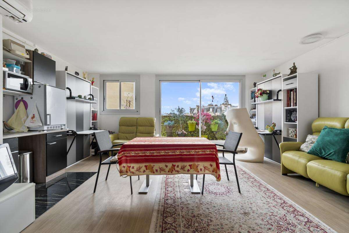 Appartement à PARIS-12E