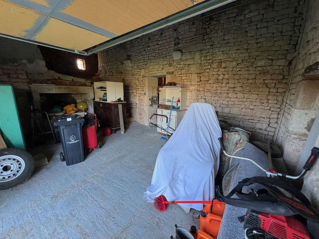 Maison à SAINTE-GEMME-LA-PLAINE