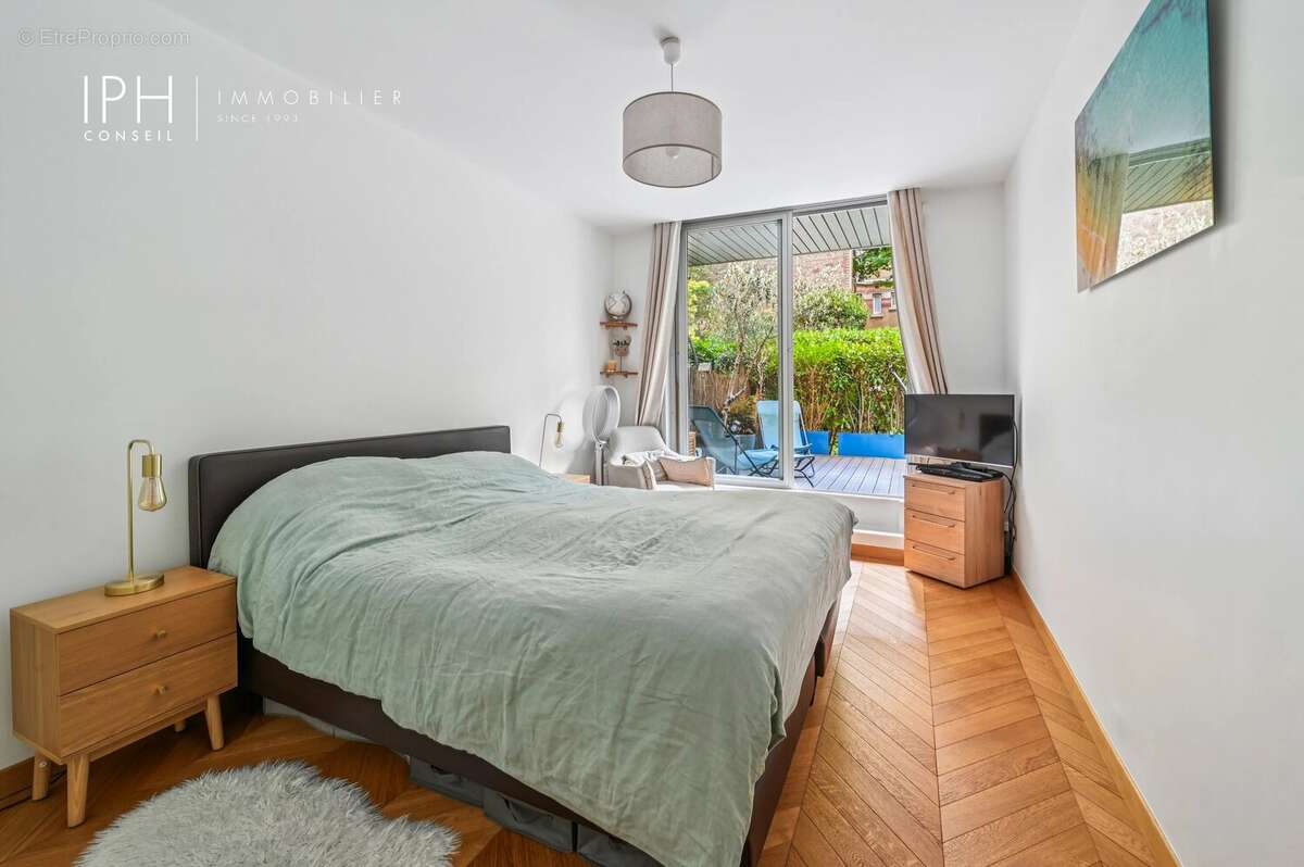 Appartement à NEUILLY-SUR-SEINE